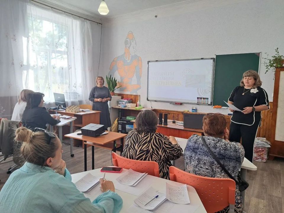 Андрей Рубанцов: В Ясеновской гимназии им. Ю.В.Стеценко реализуется проект - победитель конкурса Фонда Президентских грантов - «Семейный фестиваль «Книга в кадре»»