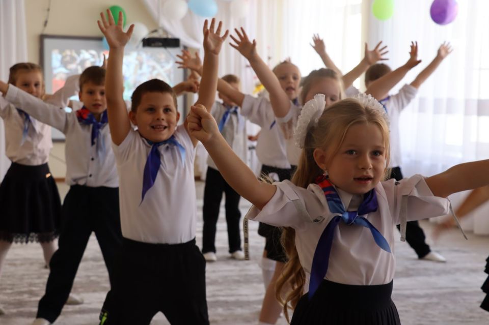 Сегодня для детей детского сада № 42 открылся новый прекрасный мир с хорошим названием «Орлята России»