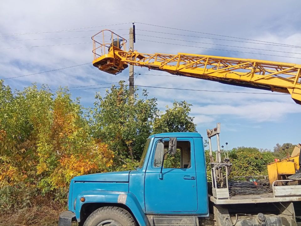 Андрей Рубанцов: На территории поселка городского типа Новодарьевка проводятся работы по ремонту линий наружного освещения