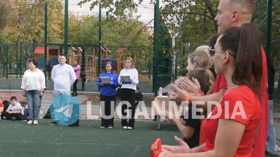 Активные семьи Кировска приняли участие в спортивном фестивале «Семейная команда»