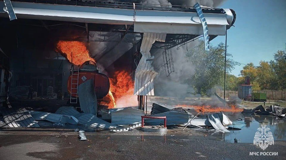 Спасатели потушили пожар на АЗС в Северодонецке после удара дрона