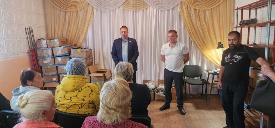 Председатель Совета Андрей Сёмченко совместно с заместителем Председателя Совета Василием Оробцовым и начальником отдела по обеспечению жизнедеятельности города Приволье Владимиром Дудником встретились и пообщались с...