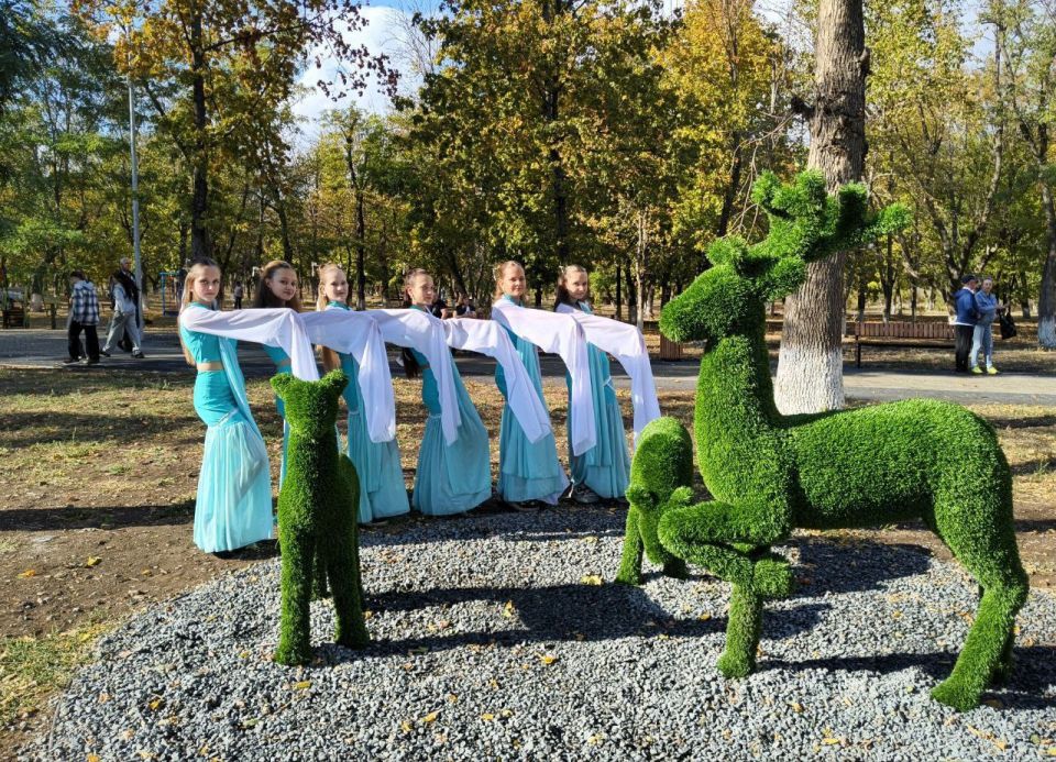 Фотофакт: участие коллективов Молодогвардейской детской школы искусств в праздновании Дня города Краснодона