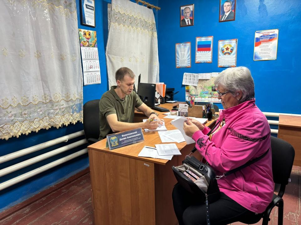 ПРИЕМ ГРАЖДАН В ЛУТУГИНО. Депутат Совета Лутугинского муниципального округа от фракции ЛДПР Денис Волотковский провел прием граждан в Лутугино