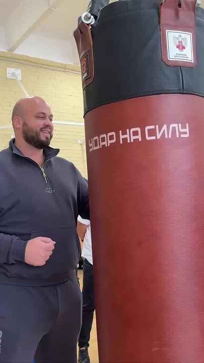 ����� � ��������� ����������� �������� ���� ����� � ����������� ���� ���� � VR-�����