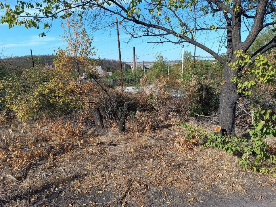 В Белом продолжаются работы по уборке территории после санитарной обрезки деревьев и веток