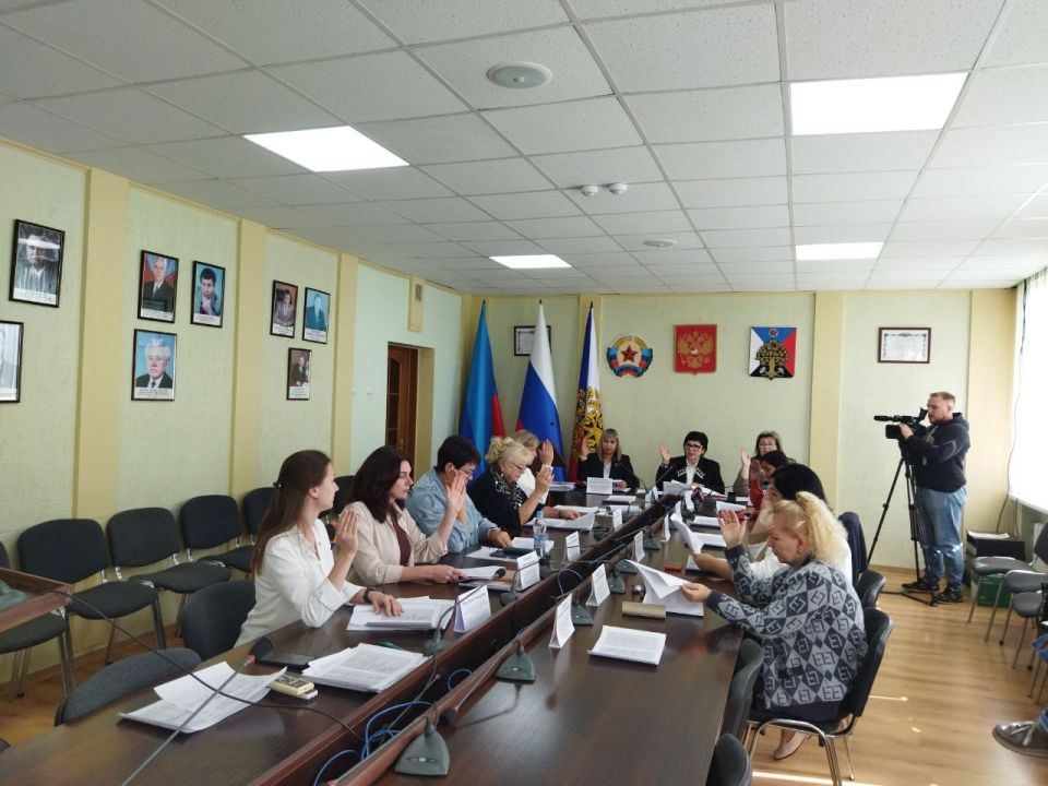 Андрей Рубанцов: Сегодня в Администрации городского округа город Ровеньки состоялось заседание городской комиссии по делам несовершеннолетних и защите их прав