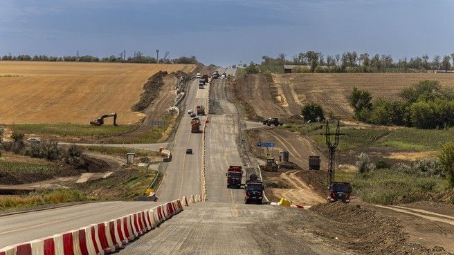 Марат Хуснуллин: Трасса «Новороссия» продолжает расширяться до четырёх полос