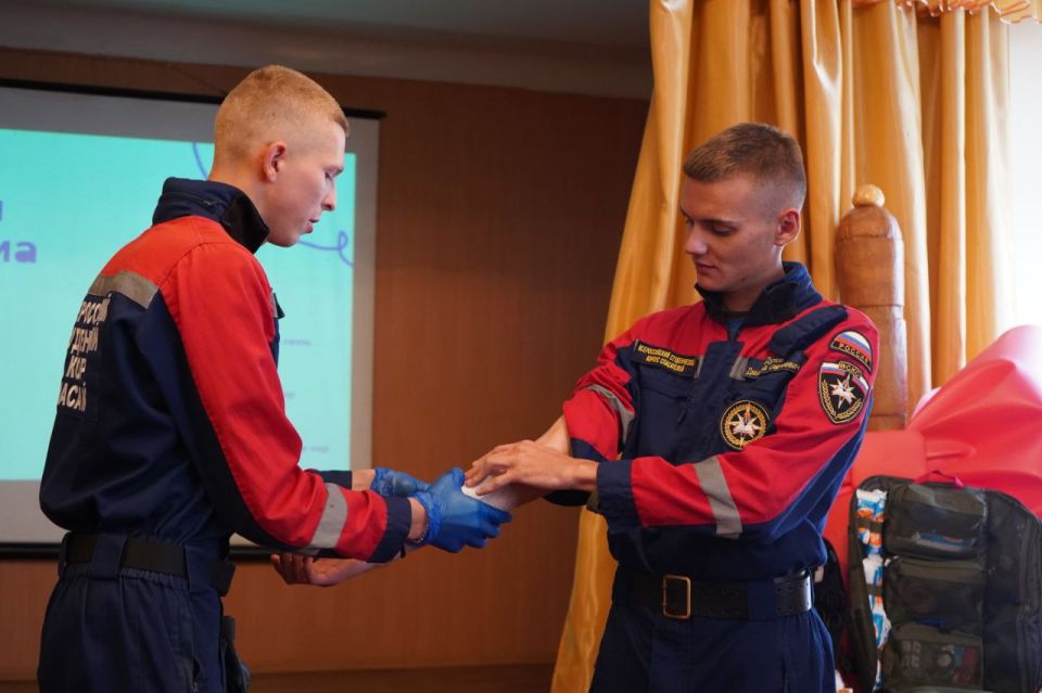 Новые знания и навыки. Инструкторы Луганского регионального отделения ВСКС совместно с Министерством молодежной политики провели финальные мастер-классы на базе «Дворца культуры им. М. Горького» в Ровеньках и ГБОУ ЛНР...