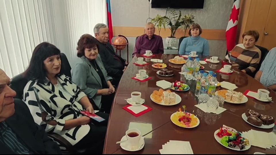 Евгений Бондарь: В преддверии Дня города Лутугино и 3-й годовщины воссоединения Донбасса и Новороссии с Российской Федерацией встретился с представителями различных сфер деятельности Лутугинщины