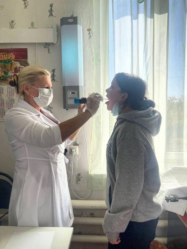 Специалист Славяносербской ЦРБ осмотрела жителей пгт.Лотиково