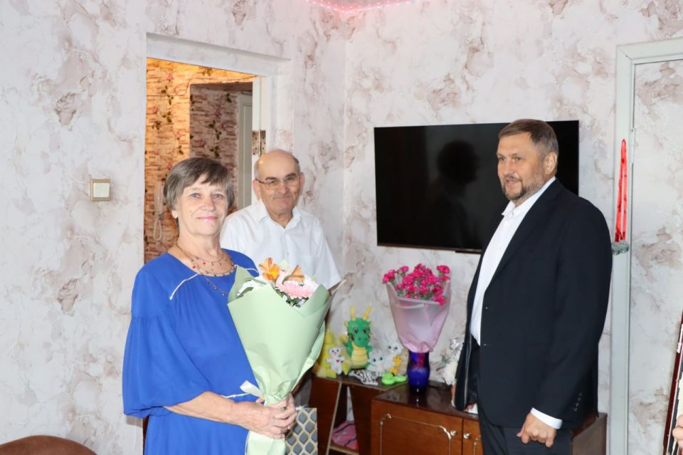 Евгений Бондарь: Золотая свадьба в Лутугино: история любви длиною в полвека