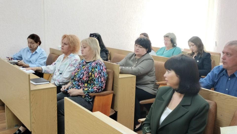 Сегодня Глава городского округа город Ровеньки Андрей Рубанцов провел плановое рабочее совещание с руководителями управлений администрации и структурных подразделений