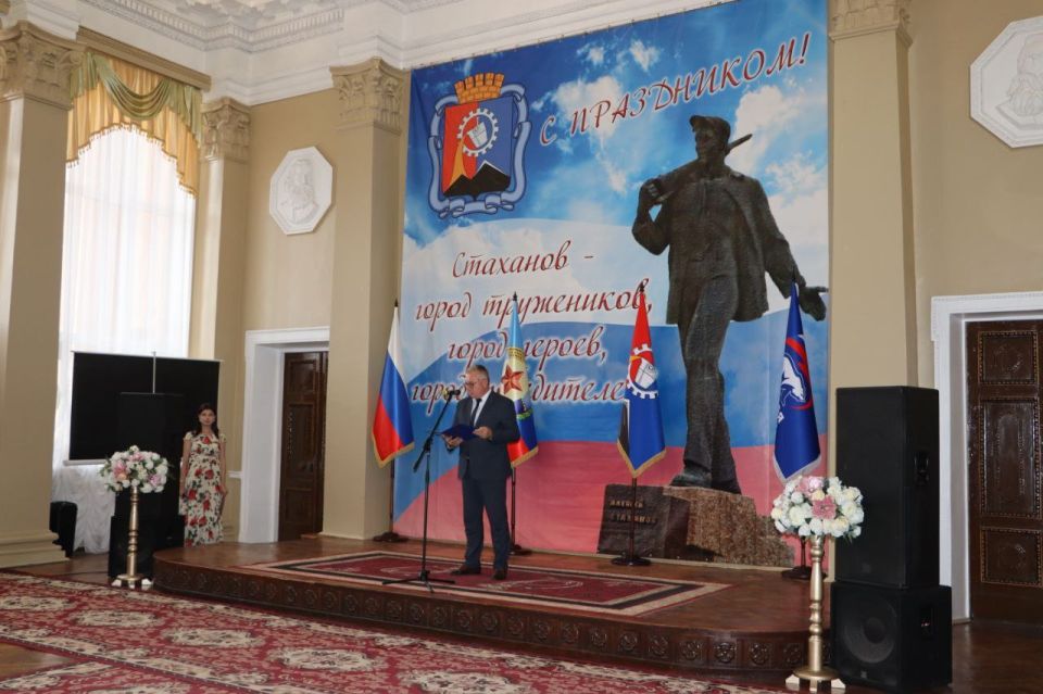 Константин Бутримов: СТАХАНОВСКОМУ ВАГОНОСТРОИТЕЛЬНОМ У ЗАВОДУ - 60 ЛЕТ