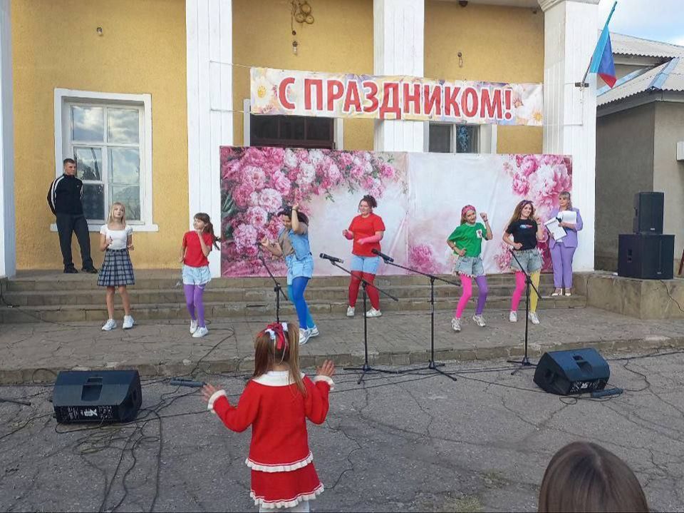  :     -   !      ,       305      