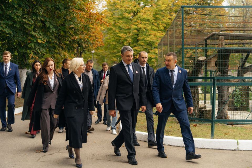 Леонид Пасечник: «Продолжается рабочая программа поездки в Республику Беларусь»