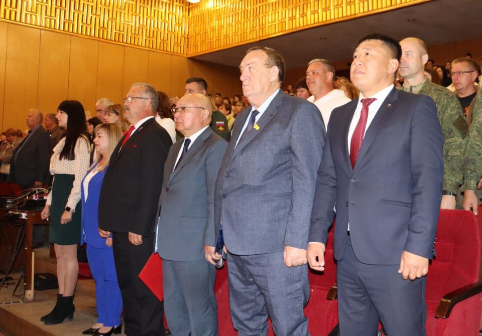 «СЕРДЦЕ ДОНБАССА. 130 ЛЕТ ИСТОРИИ И СЛАВЫ!»: АНТРАЦИТ ОТМЕТИЛ ЮБИЛЕЙ ГОРОДА