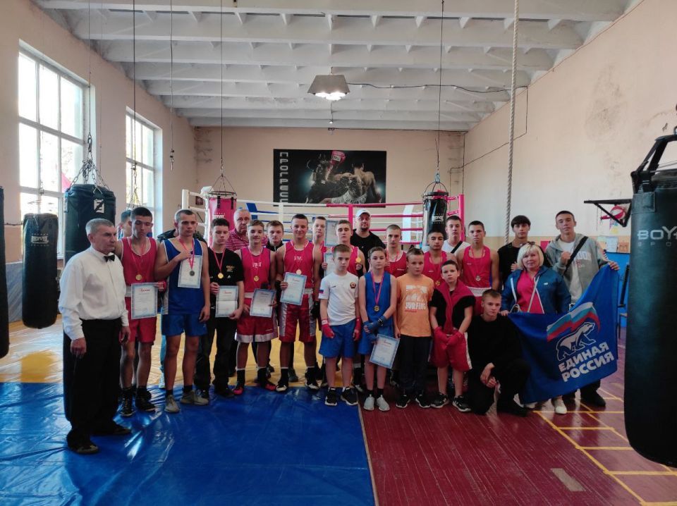 При поддержке партпроекта "Детский спорт" северодонецкие спортсмены приняли участие в Первенстве ДЮСШ по боксу