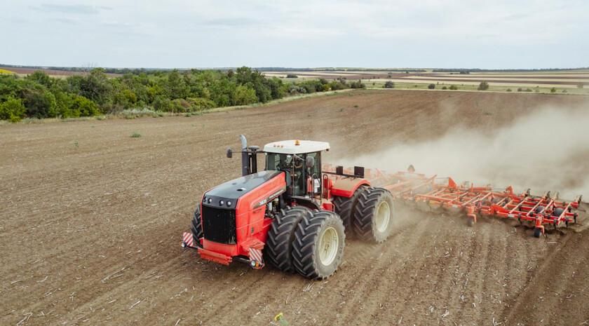 ЛНР располагает более 1,2 млн га перспективных пахотных земель, при правильной обработке эта земля будет давать достойные урожаи