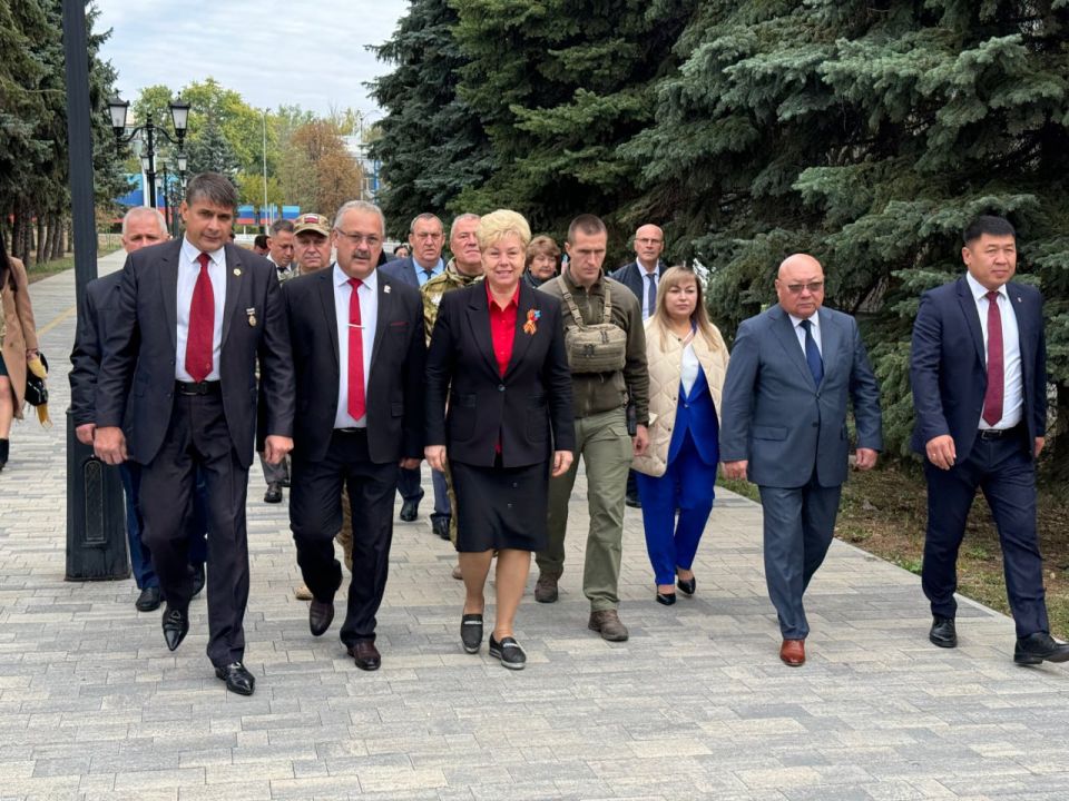 Константин Бутримов: СЕРДЦЕ АНТРАЦИТОВЩИНЫ В КАЖДОМ ШТРИХЕ: ВЫСТАВКА ДЕКОРАТИВНО-ПРИКЛАДНОГО И ИЗОБРАЗИТЕЛЬНОГО ИСКУССТВА КО ДНЮ РОЖДЕНИЯ ГОРОДА И РАЙОНА
