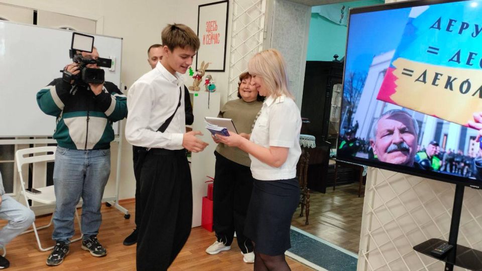 Андрей Рубанцов: Торжественное вручение паспортов РФ в Ровеньках!