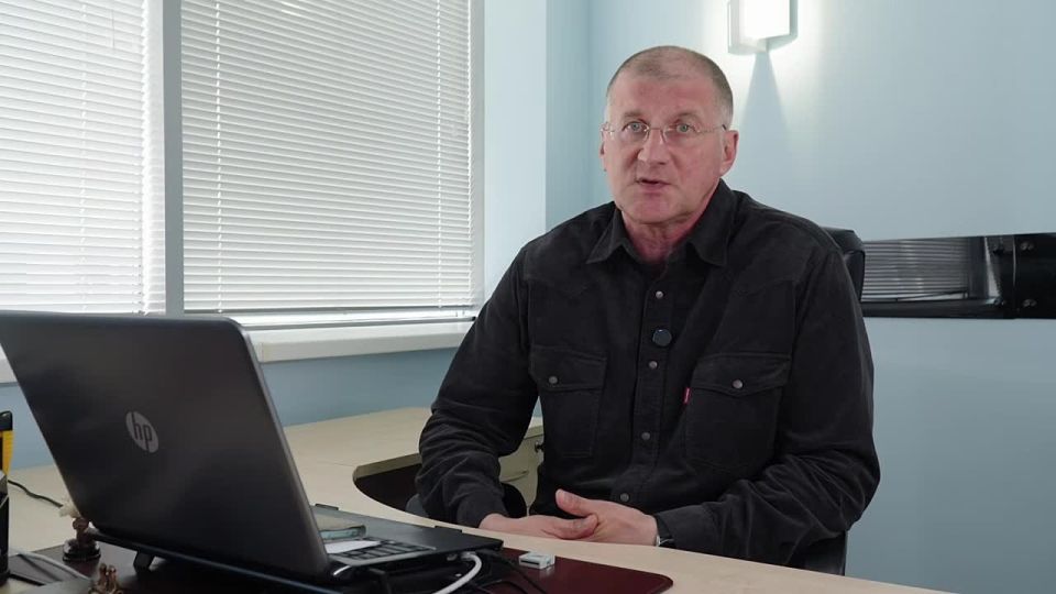      ?    ?       ? -  ..          -...