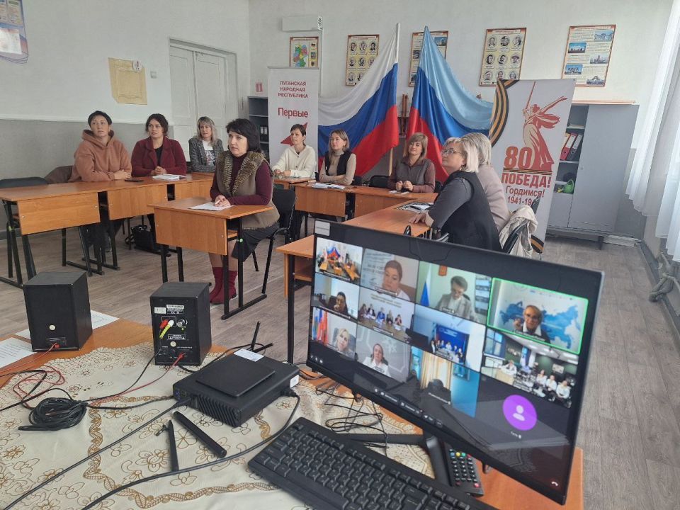 Андрей Рубанцов: Ясеновская гимназия им. Ю.В.Стеценко и МОО "Союз женщин Донбасса города Ровеньки" стали участниками телемоста "Женские гимназии встречаются в Союзе Женщин России"