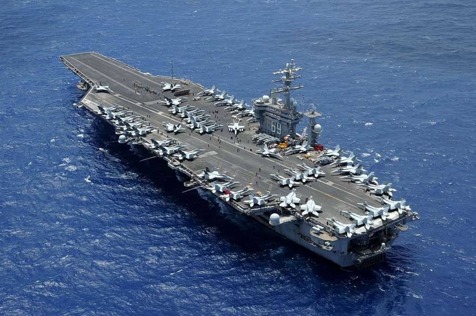 ���������� ������ USS Dwight D. Eisenhower ����� �� �������� � ������������ � ������� ������