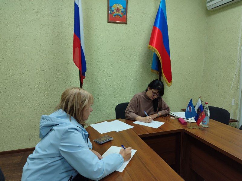 Владимир Шавлай: Депутат Совета Краснодонского муниципального округа Галина Матвеева провела прием граждан в городе Молодогвардейске