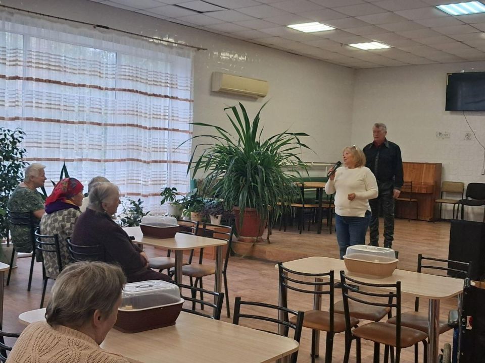 Андрей Рубанцов: Концертная программа ко Дню пожилого человека «А в сердце молодость поёт» прошла в Ровеньках