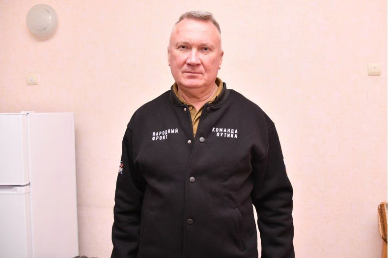 О том, как будет спланирована работа красноярских специалистов, рассказал Сергей Скрипкин: «Будем работать с 1 октября по 1 декабря без выходных; воскресенье - короткий день с 9:00 до 12:00. Кроме того, по субботам...