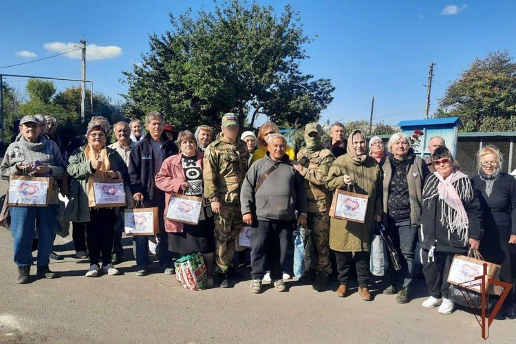 Ко Дню пожилого человека росгвардейцы оказали адресную помощь жителям ЛНР