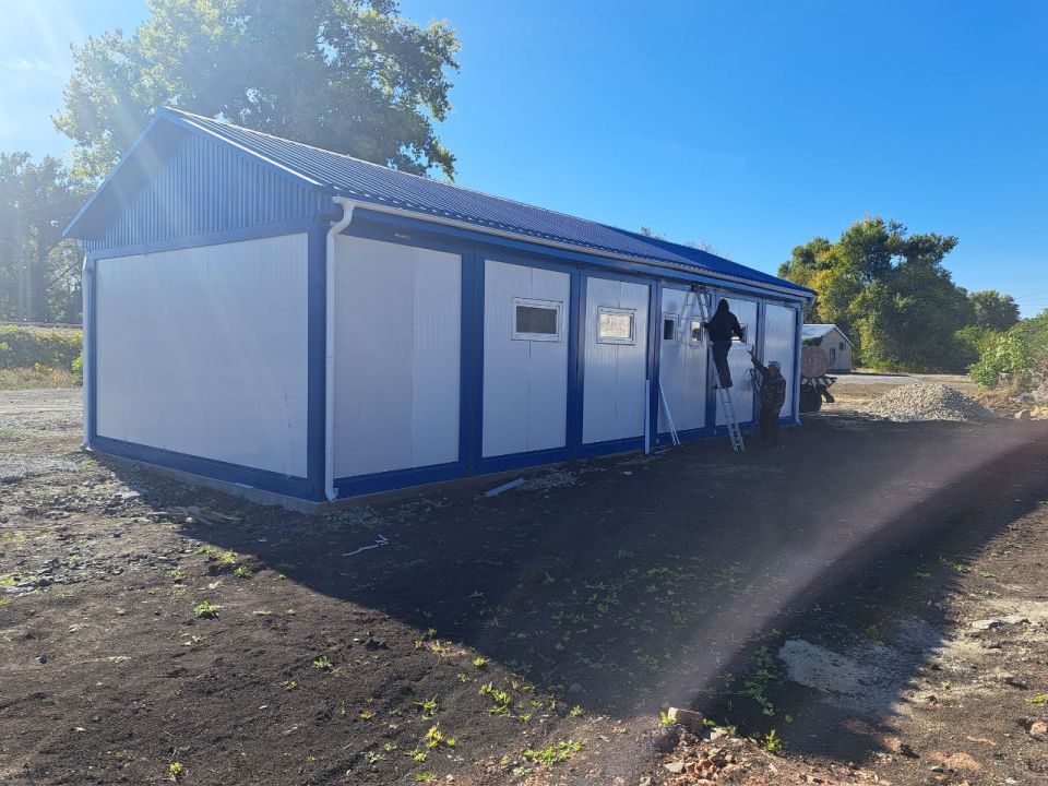 Андрей Рубанцов: В пгт Новодарьевка продолжается строительство фельдшерско-акушерского пункта