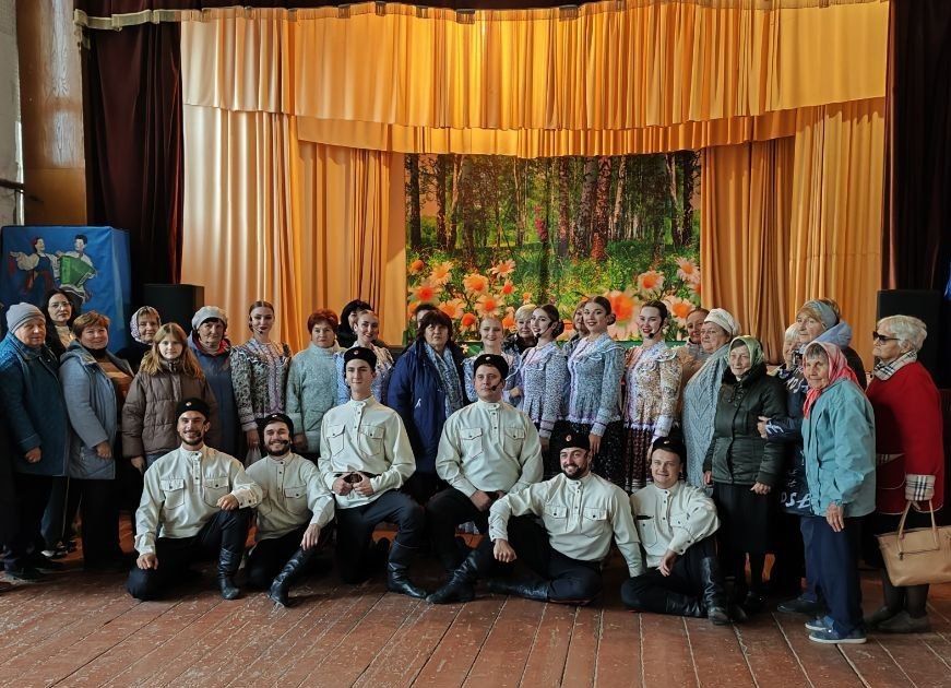 В Первозванском сельском доме культуры прошёл концерт в рамках акции «Искусство без границ» Луганской академической филармонии