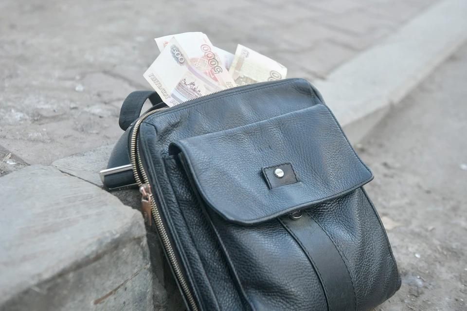 Полиция Краснодона задержала подозреваемых в краже телефона и денег