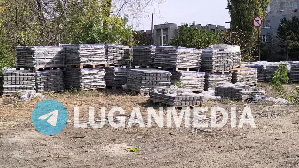 В рамках федерального проекта «Формирование комфортной городской среды» в Кировске продолжаются работы по реализации проекта благоустройства общественной территории «Сквер в городе Кировске, на улице Войкова»