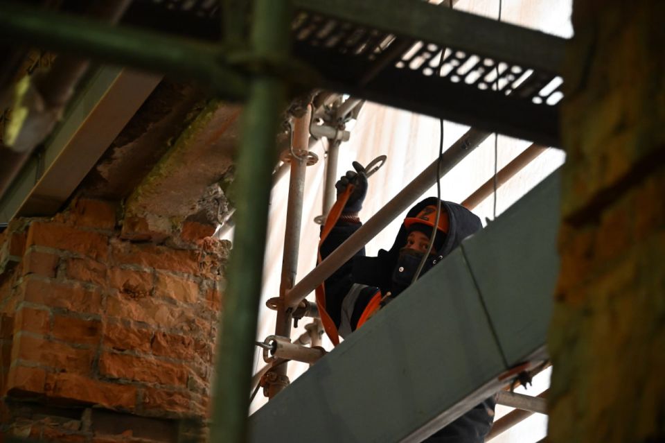 В Старобельске продолжается строительство нового многоквартирного дома