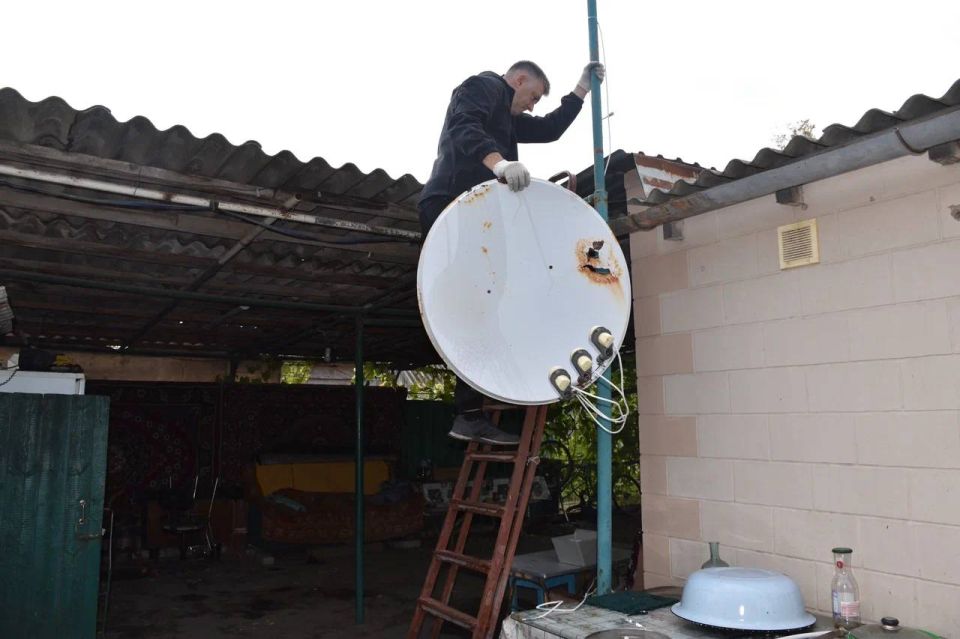 Жителю Новосветловки установили телеоборудование «Русский мир»