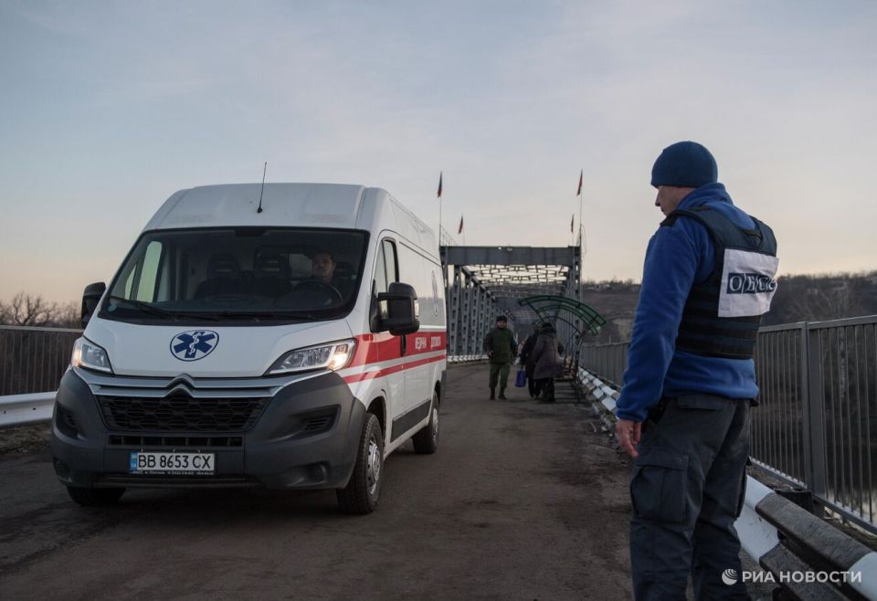 При ударе дронов ВСУ по автомобилю в ЛНР погиб мирный житель