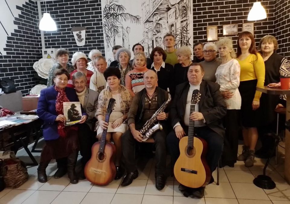 Перевальские поэты представили новый сборник стихов