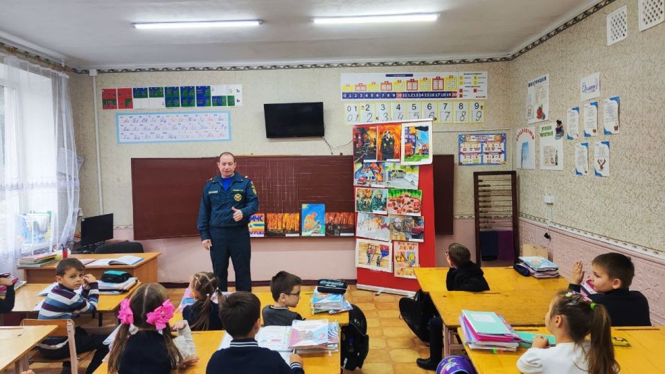 В Лутугинской средней школе №2 прошел Всероссийский открытый урок по безопасности