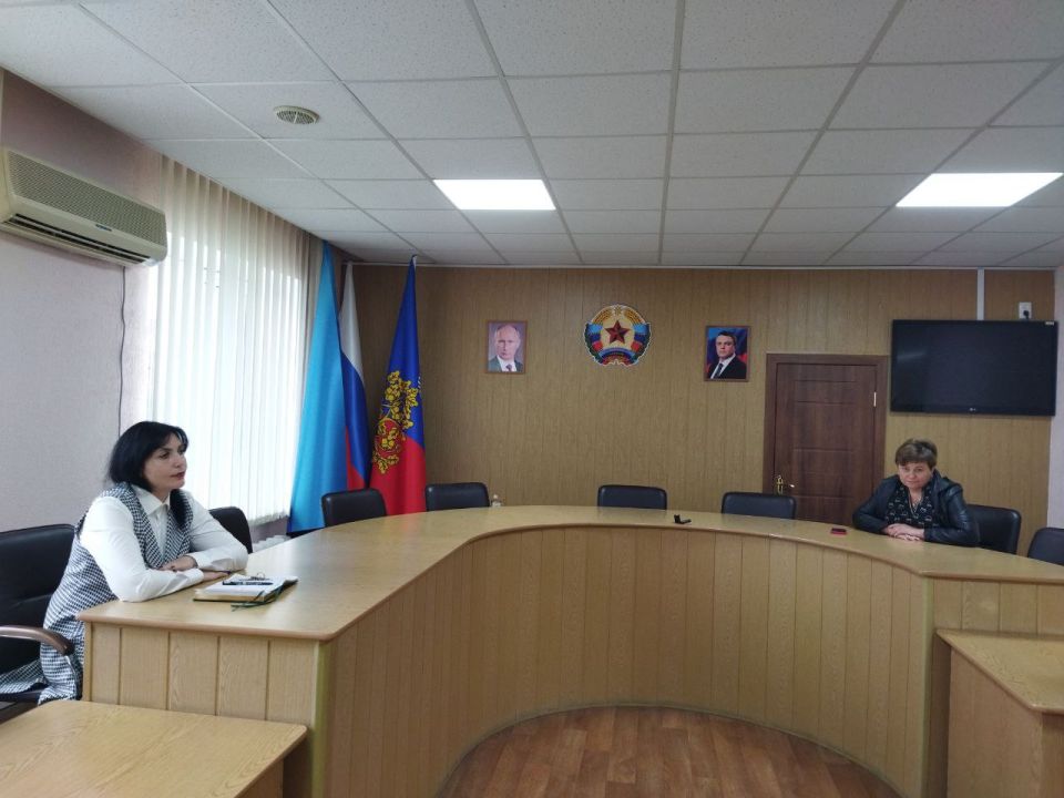 Сегодня временно исполняющий полномочия Главы городского округа город Ровеньки Татьяна Хрипачёва провела плановое рабочее совещание с руководителями управлений администрации и структурных подразделений