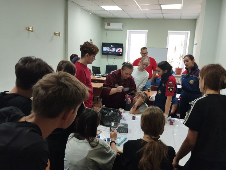 Участники театрального коллектива «Чародеи» продолжают активно развивать свои навыки и мастерство