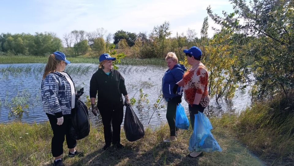 В рамках партийной эстафеты добрых дел, посвященной Дню Рождения Главы государства Владимира Путина, активисты партии «Единая Россия» продолжают оказывать помощь жителям Краснодонщины