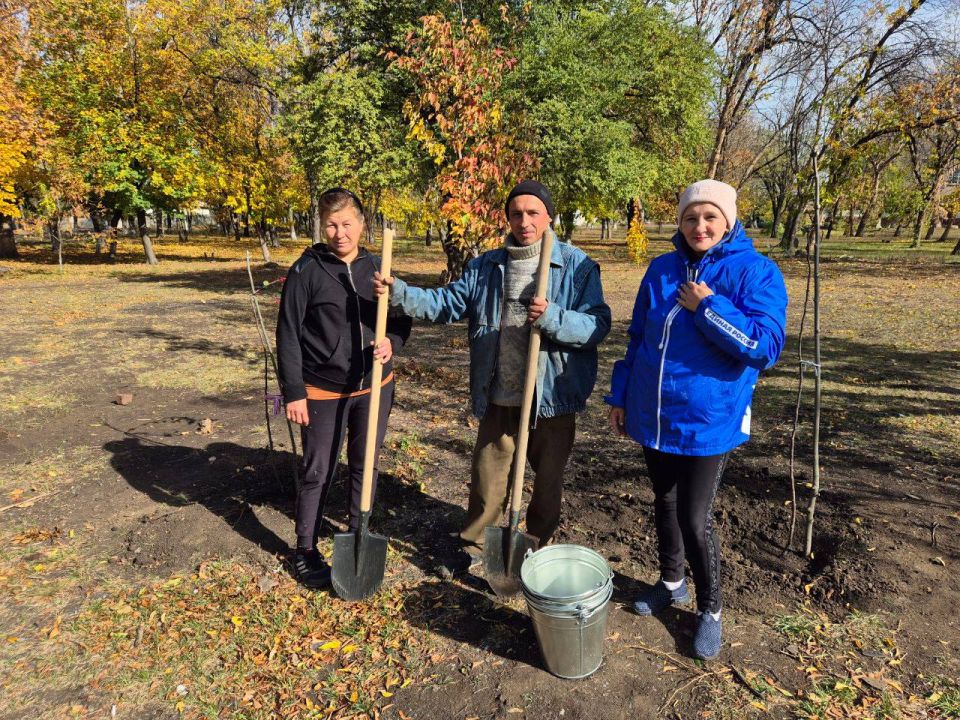 В рамках реализации федерального проекта «Чистая страна» сотрудниками отдела жизнеобеспечения пгт Дзержинский совместно с активистами первичного отделения №22 партии «Единая Россия» г. Ровеньки проведены очередные...