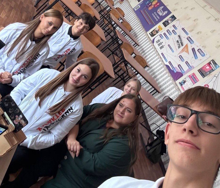 В Молодогвардейской школе провели «Телемост единства»