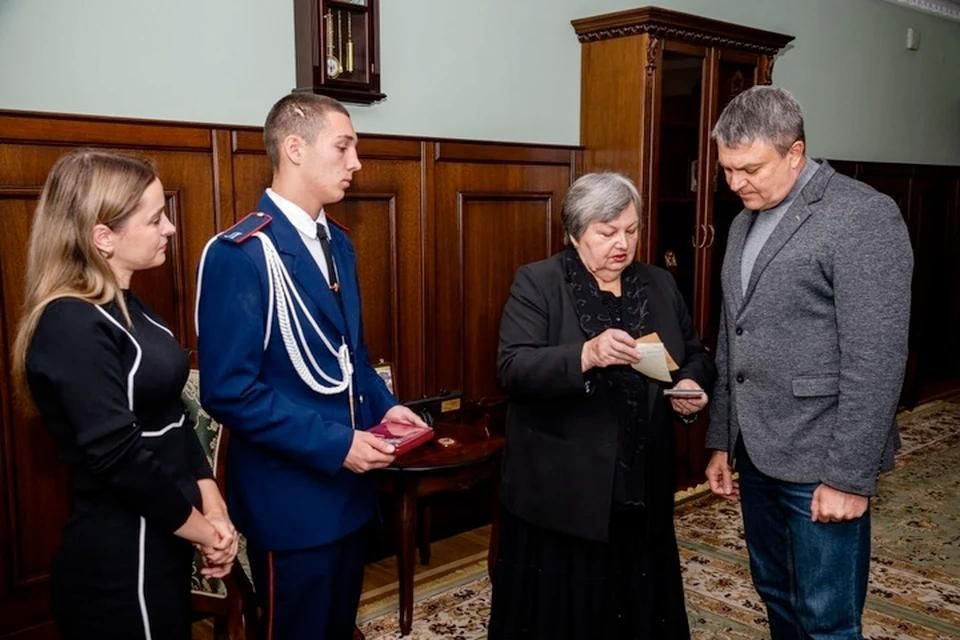 Путин посмертно наградил орденом Мужества погибшего военнослужащего из ЛНР