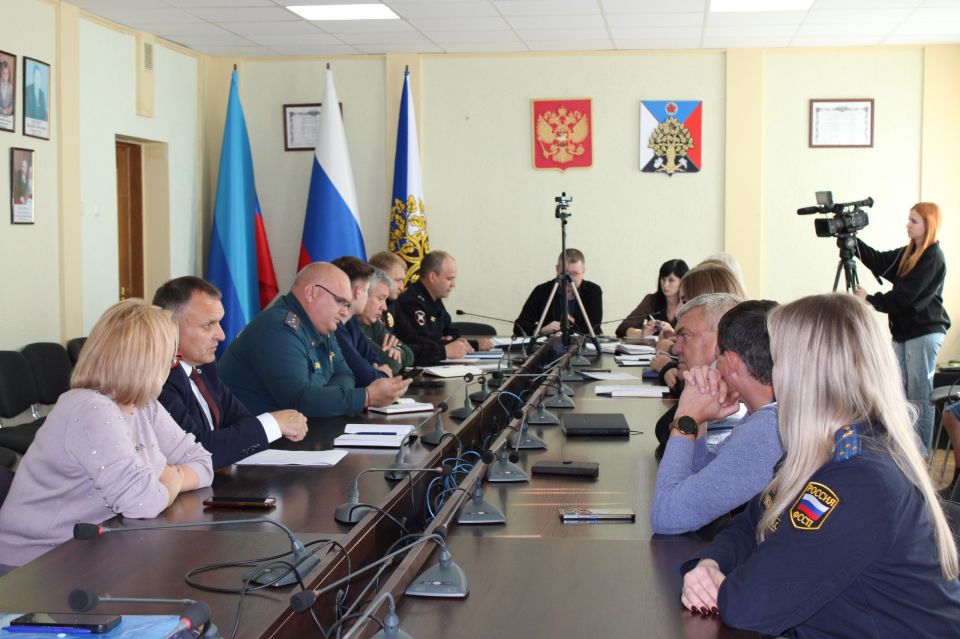 Сегодня заместитель Главы Администрации городского округа провел заседание комиссии по обеспечению безопасности дорожного движения с представителями соответствующих служб и ведомств