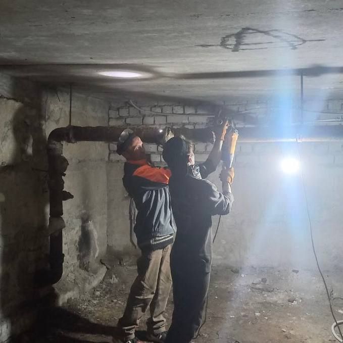 В Лутугинском муниципальном округе выполнили ремонт канализационной системы многоквартирного дома в пгт