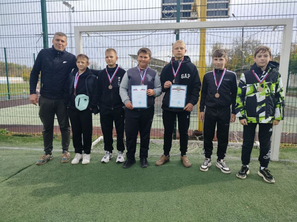 На базе МБУ «ФСК Колос» прошёл первый этап соревнований по футболу на Кубок Главы Луганской Народной Республики среди юношей 2011–2012 г.р